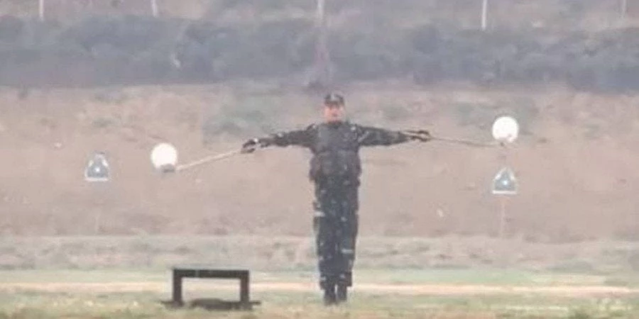 Αυτή είναι η πιο επικίνδυνη δουλειά του κόσμου (βίντεο)